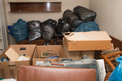 Benefits of hiring garage clearance services